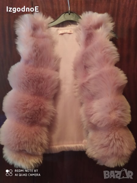 Разкошен много пухкав елек за малка фръцла, снимка 1