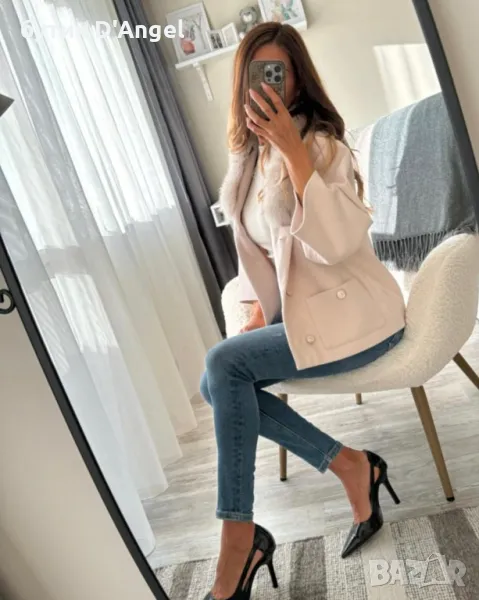 Яке с подвижна яка от естествен косъм в бежов цвят, снимка 1