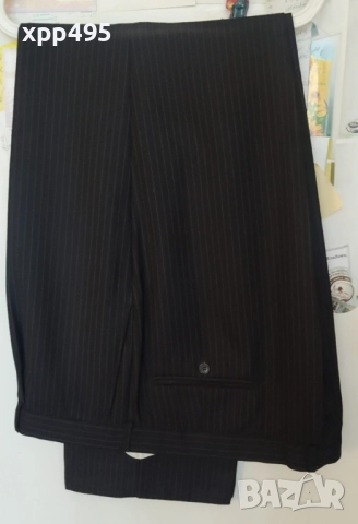 Черен костюм на тънки райета като нов, снимка 6 - Костюми - 52596485