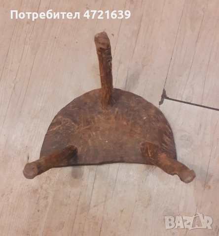 Столче трикрако дърво старо , снимка 2 - Антикварни и старинни предмети - 53259895