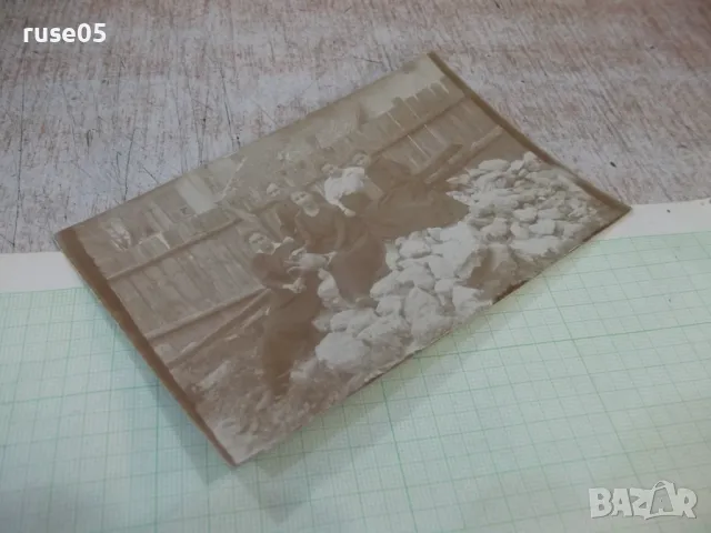 Снимка стара пред оградата със стомна, снимка 3 - Колекции - 47912789