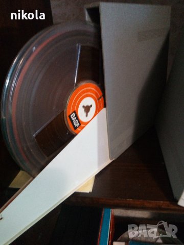 Магнитофонни ролки с лента и пластмасова кутия 18 см-25лв