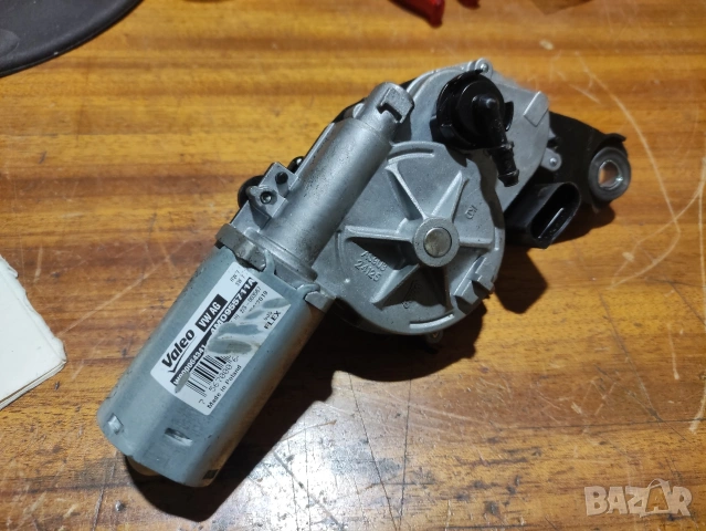 Моторче за задна чистачка Valeo за Audi A4, A6, Q7, Q8 (4M0955711A) , снимка 4 - Части - 53154830
