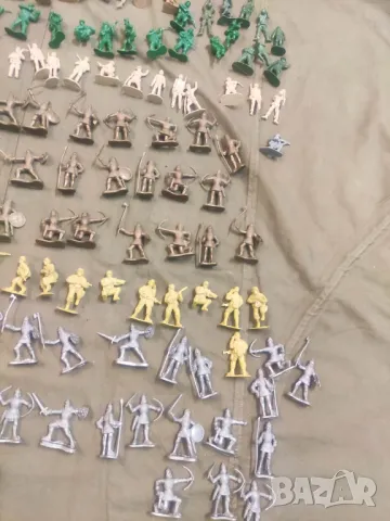Продавам пластмасови войници , фигурки, снимка 6 - Колекции - 48346944