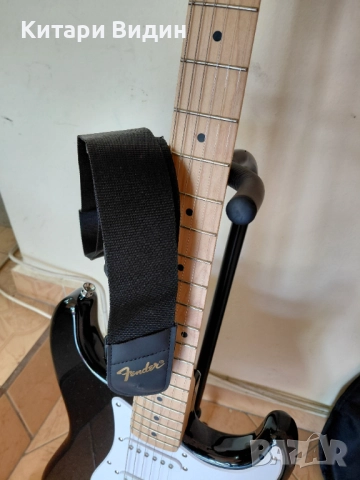 Продавам електрическа китара Squire Sonic ST BK, снимка 11 - Китари - 51876585