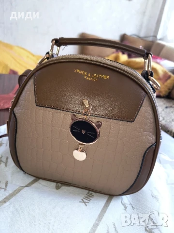 дамска чанта, снимка 4 - Чанти - 50691079