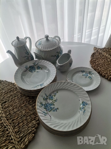 Красив комплект с позлата - стар български порцелан, снимка 2 - Сервизи - 51865123