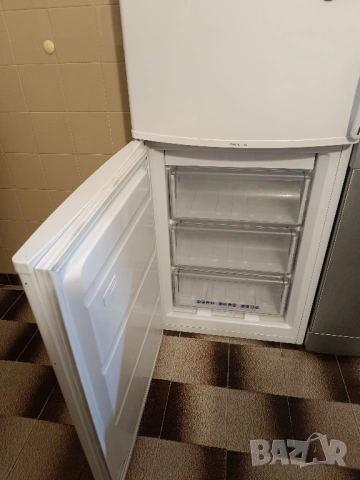 Хладилник-фризер Whirlpool за части