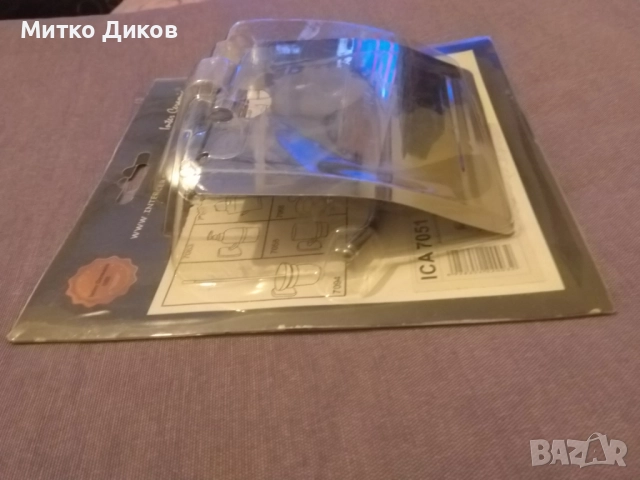 Държач за тоалетна хартия марков нов метален хромиран, снимка 2 - Други стоки за дома - 51513763