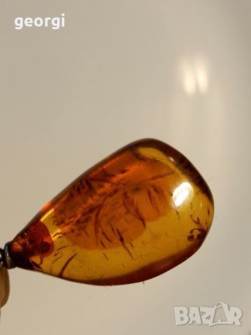 Колие с кехлибарената висулка , снимка 6 - Колиета, медальони, синджири - 39120312