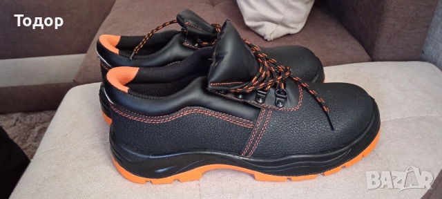 Работни обувки с бомбе 43 номер , снимка 2 - Други - 52534644