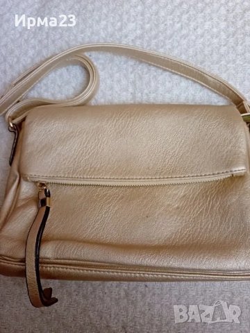 Дамска златиста чанта