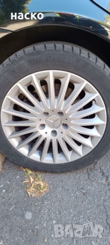Продавам  оригинални лети джанти с гуми 17 цола за Мерцедес w212