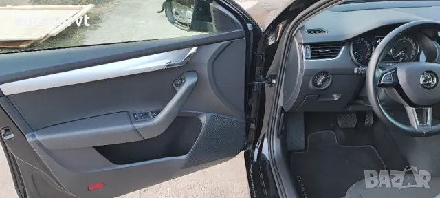 Skoda Octavia 1.6 TDI 7DSG, снимка 11 - Автомобили и джипове - 47469766