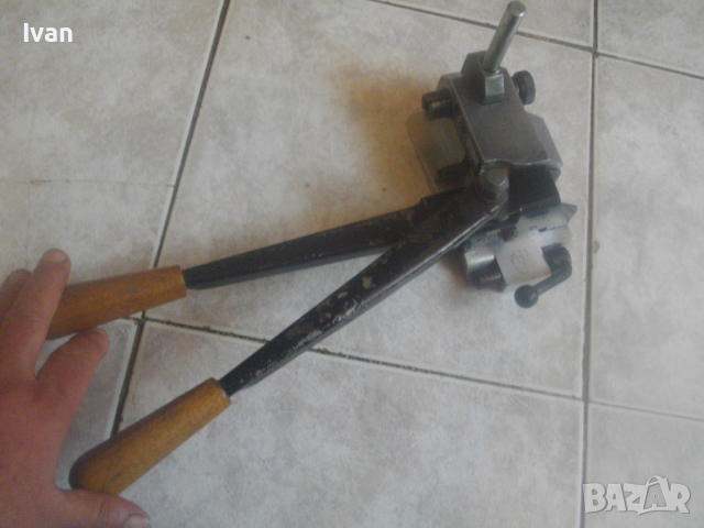 Масивен Алуминиев Ръчен Опаковъчен Чембер За Метална Лента-Чешки-Старо Качество-Отличен-Индустриален, снимка 4 - Други инструменти - 44872442