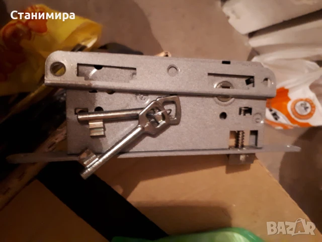 брави и дръжки за врати, снимка 3 - Интериорни врати - 50474883