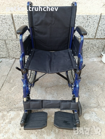 Продавам инвалидна количка почти нова