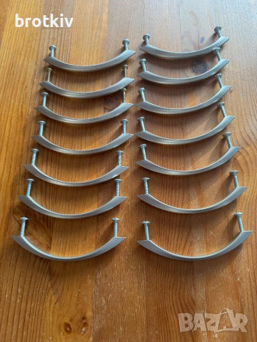 Продавам 14 бр. дръжки за мебели