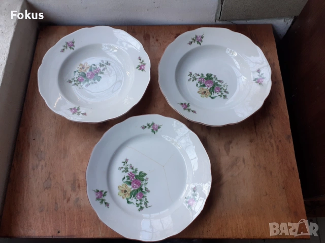 Български порцелан три големи чинии, снимка 2 - Антикварни и старинни предмети - 53268218