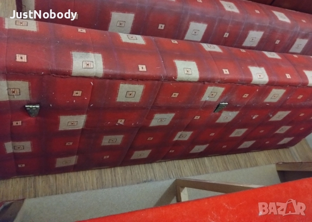 ПОДАРЯВАМ диван