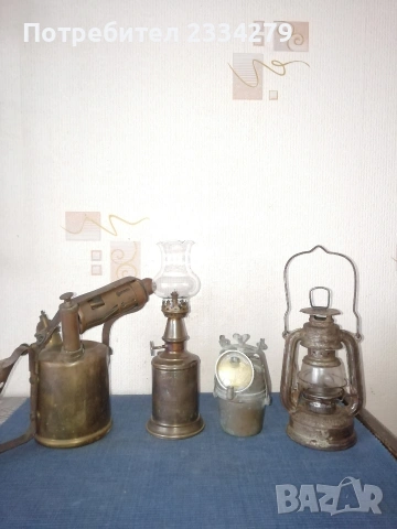 Три броя уникални лампи: карбитна, газена, бензинова-керосинова. 