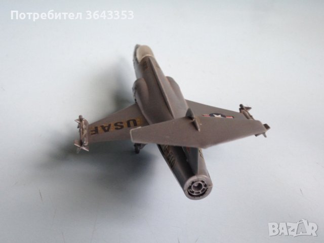 Модел на самолет F-104 Starfighter-starfix 1/72, снимка 3 - Колекции - 39907555
