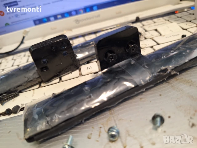 крачета оригинална стойка телевизор PHILIPS модел 32PFS6805/12, снимка 2 - Стойки, 3D очила, аксесоари - 50536221