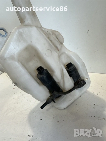 Резервоар за течност за чистачки за Alfa Romeo 159 Sportwagon 2.0 M-Jet (2009) – B805, снимка 3 - Части - 53209667