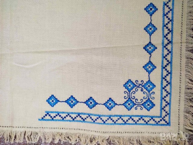 Ново бродирано каре, снимка 2 - Декорация за дома - 40812656