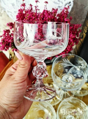 комплект от 11 бр. гравирани кристални чаши , снимка 2 - Чаши - 53173278