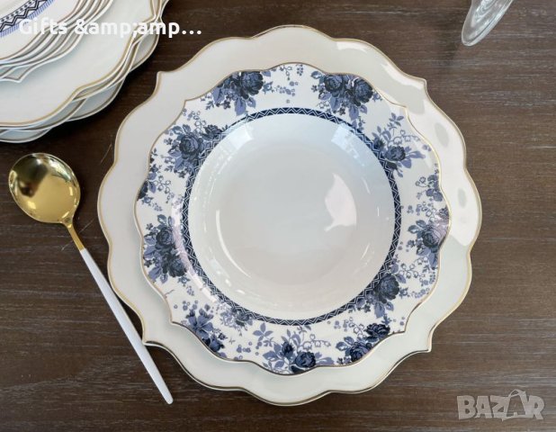 Порцеланов сервиз за хранене със златен кант и син орнамент- 18 части, снимка 4 - Сервизи - 43805602