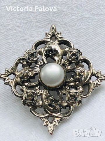 Прекрасна брошка с перла, снимка 5 - Бижутерийни комплекти - 27332968