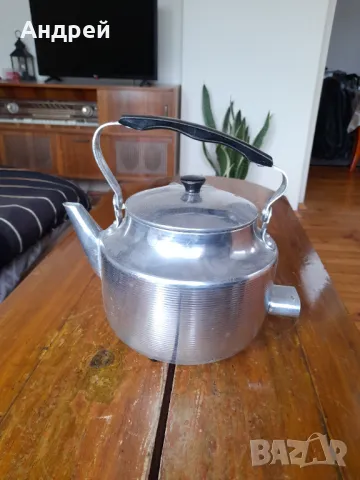 Стар електрически чайник 