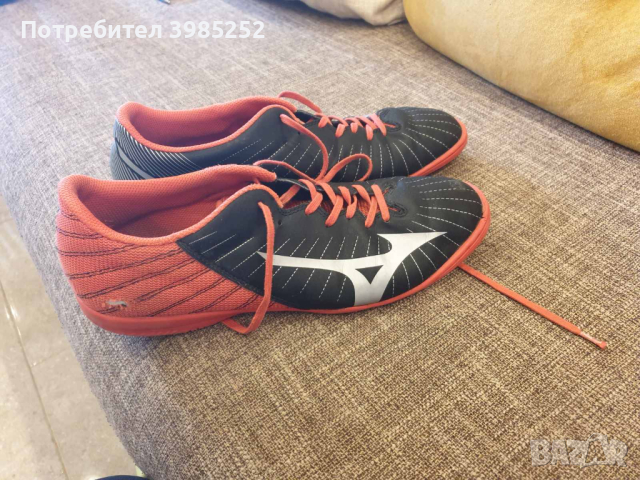 Спортни обувки, футболни маратонки , снимка 1 - Маратонки - 44863150