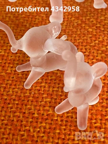 vintage satin glass miniature elephant .Vigo Canada, снимка 2 - Антикварни и старинни предмети - 50977442