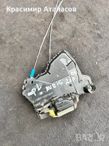 Брава на врата предна лява за Тойота Аурис. A046693