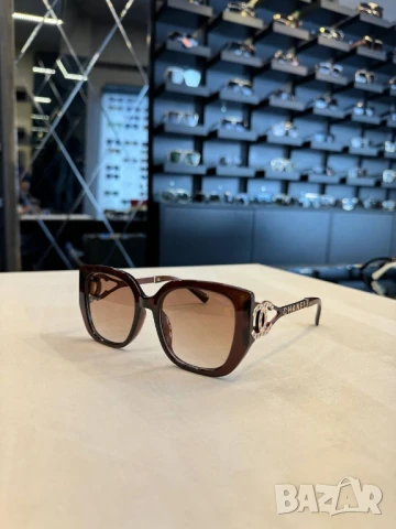 очила с черен обикновен калъф и ув защита versace chanel , снимка 9 - Слънчеви и диоптрични очила - 51301899