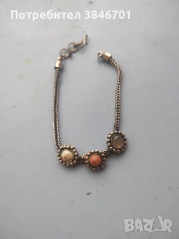 Стара гривна с естествени камъни , снимка 2 - Антикварни и старинни предмети - 49627913