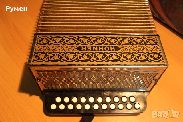 Акордеон Hohner - (диатонична хармоника), снимка 4 - Антикварни и старинни предмети - 53533764