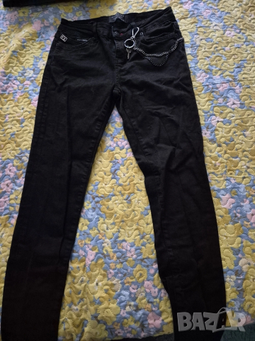 черни дънки