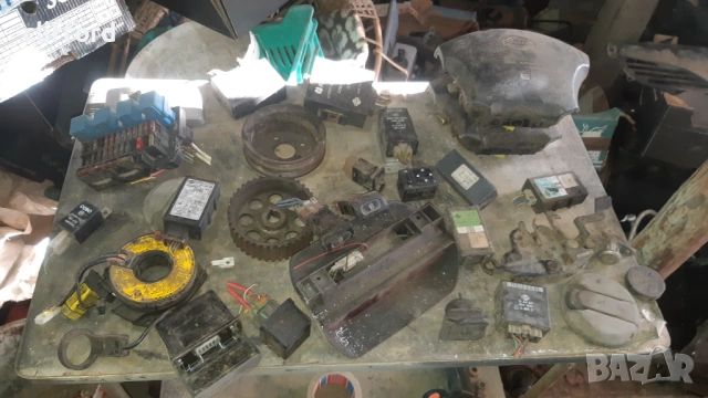 Два броя Нисан Серена-дизел-останали части