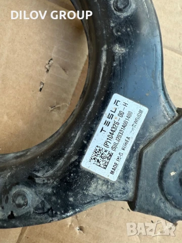 Носач Tesla Model 3 / Y, снимка 2 - Части - 51248145