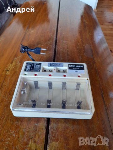 Старо зарядно за батерии WN-808