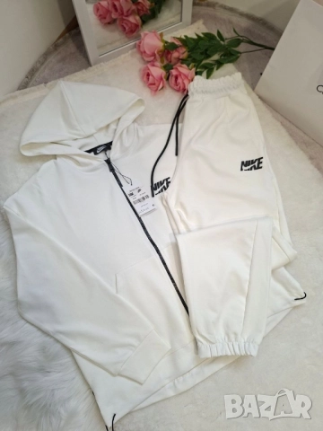 дамски екипи Nike , снимка 5 - Спортни екипи - 51564613