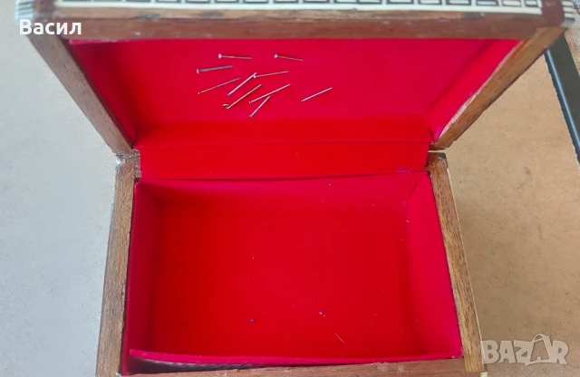 Стара дървена кутия за бижута седеф Интарзия, снимка 3 - Антикварни и старинни предмети - 50904524