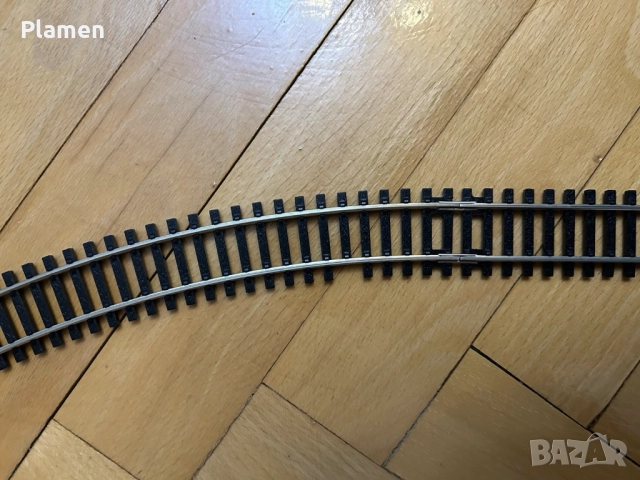 Коледен влак Hornby Santa’s Express R1248 + допълнителни вагони, снимка 9 - Влакчета, самолети, хеликоптери - 52990162