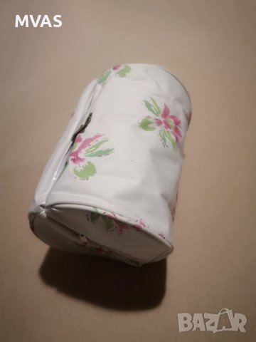 Нов несесер за козметика на AVON бял с цветя, снимка 4 - Други - 37747368