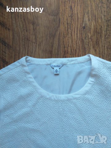 calvin klein страхотна дамска тениска КАТО НОВА, снимка 3 - Тениски - 35505529