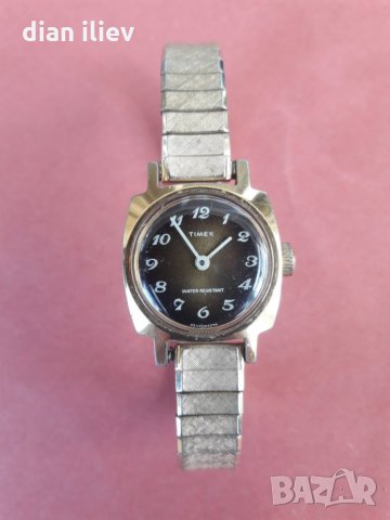 Стар дамски механичен часовник -Timex, снимка 1 - Антикварни и старинни предмети - 28647543
