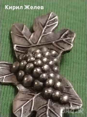 Метална брошка Грозд върху листо пластика много красив дизайн 26236, снимка 5 - Други - 40426226